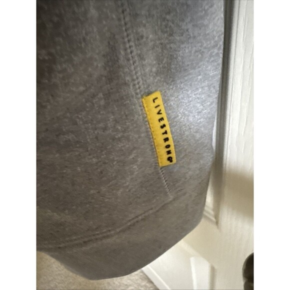 Nike Livestrong Lance Armstrong Therma-Fit Hoodie Pullover Gray Sweatshirt Sz L - Picture 2 of 7